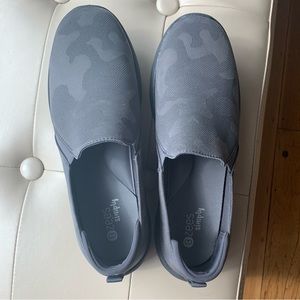 BZees Simply gray camo slip ons NWOT